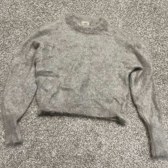Aritzia sweater - Picture 1 of 2
